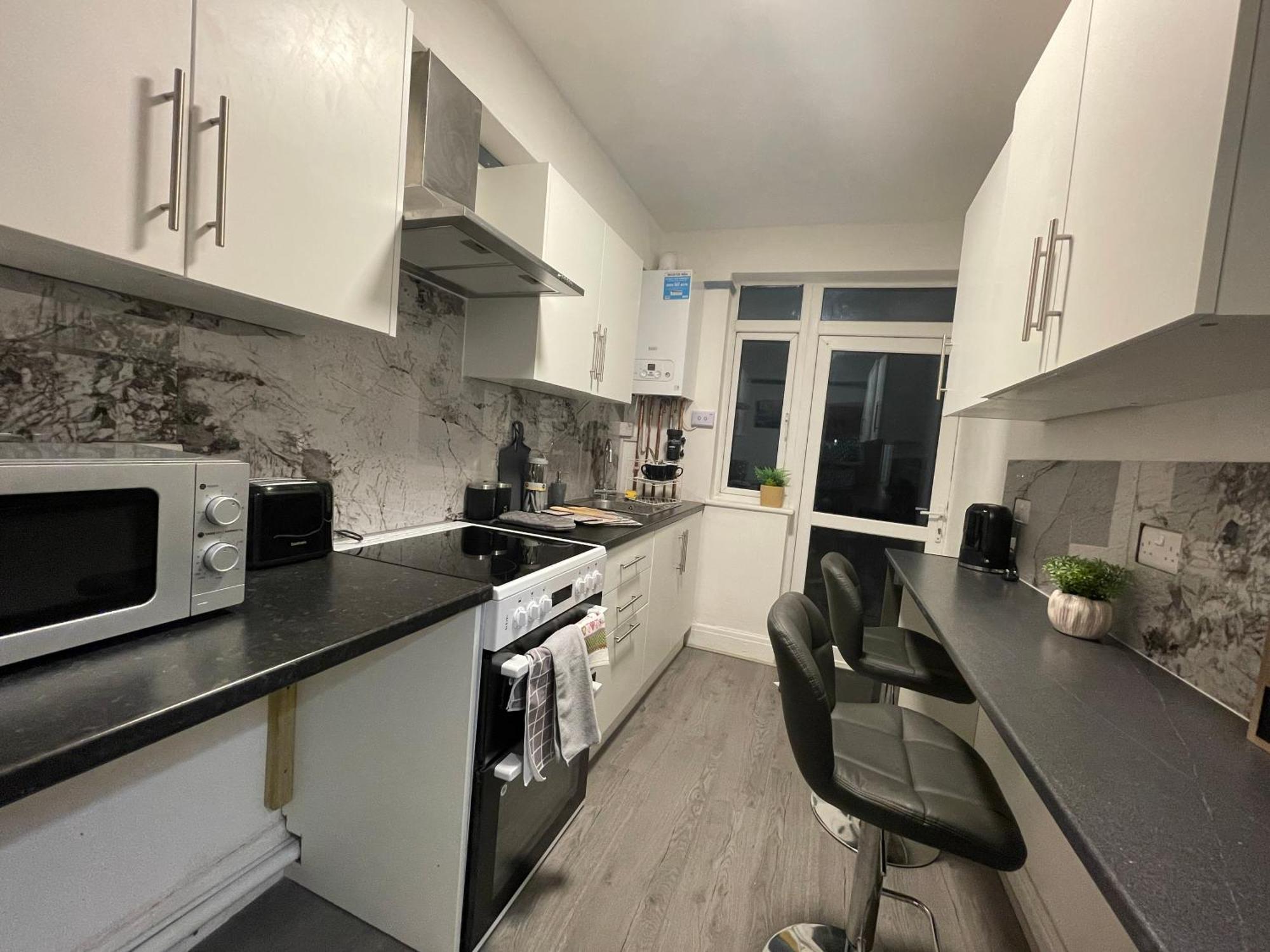 Private Bliss Near Luton Station Apartment Екстериор снимка