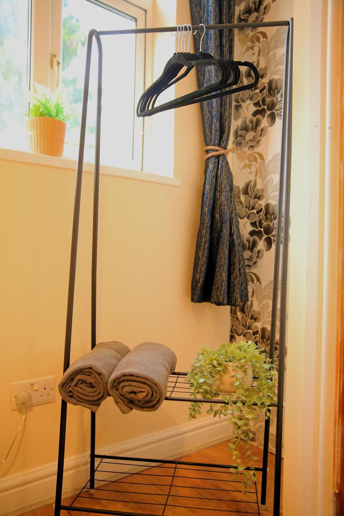 Private Bliss Near Luton Station Apartment Екстериор снимка