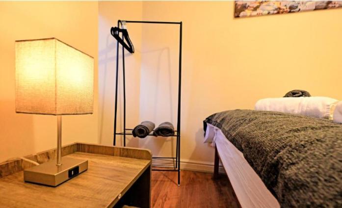 Private Bliss Near Luton Station Apartment Екстериор снимка