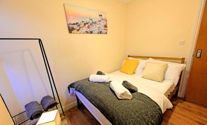 Private Bliss Near Luton Station Apartment Екстериор снимка